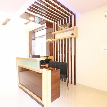 Oyo 37349 Sai Palace Hotell Chik Bānavar Exteriör bild