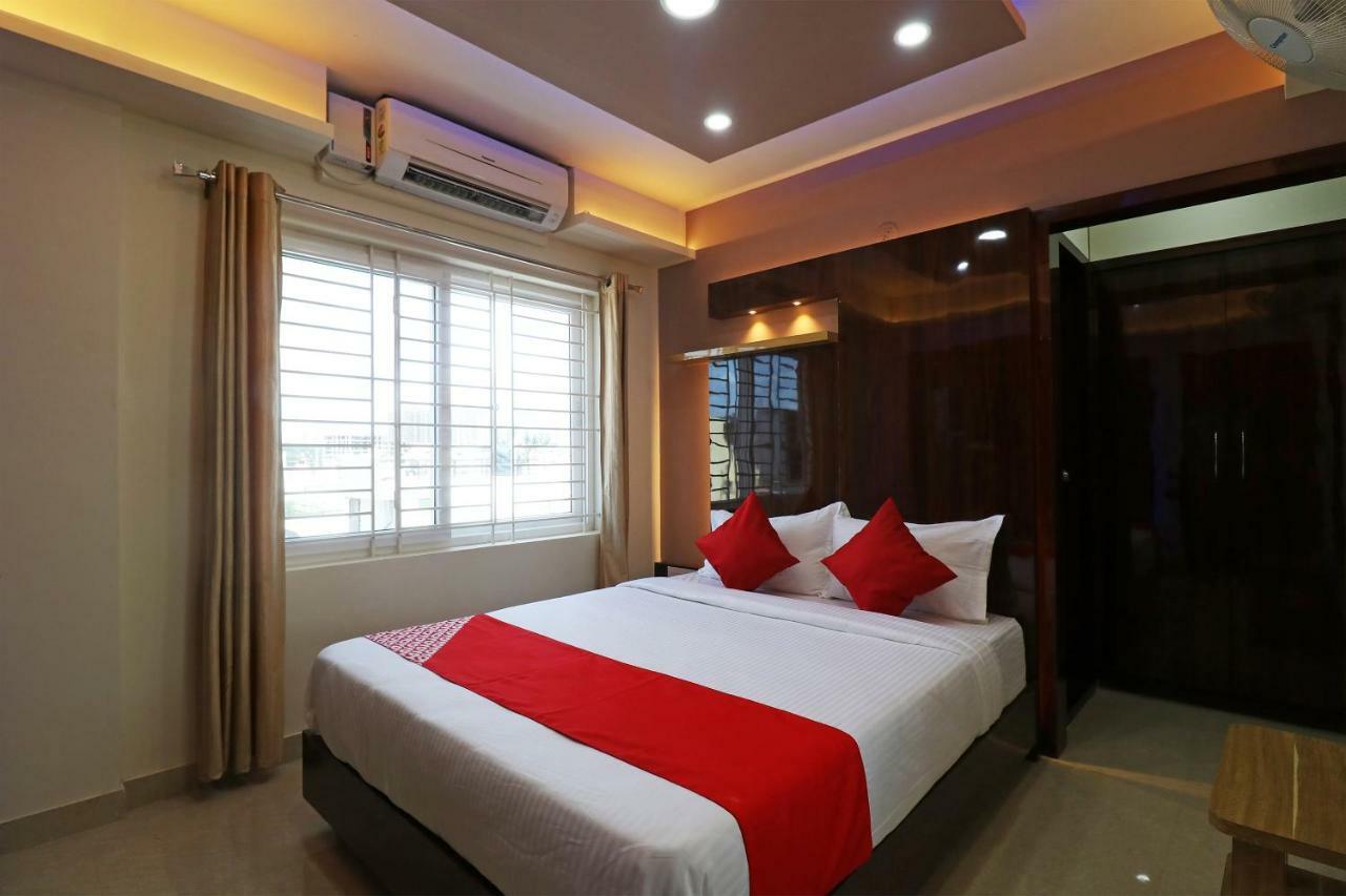Oyo 37349 Sai Palace Hotell Chik Bānavar Exteriör bild