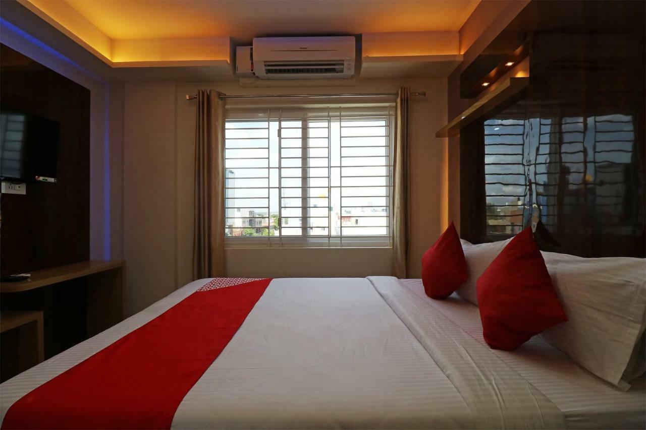 Oyo 37349 Sai Palace Hotell Chik Bānavar Exteriör bild