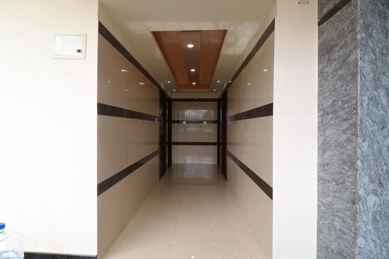 Oyo 37349 Sai Palace Hotell Chik Bānavar Exteriör bild